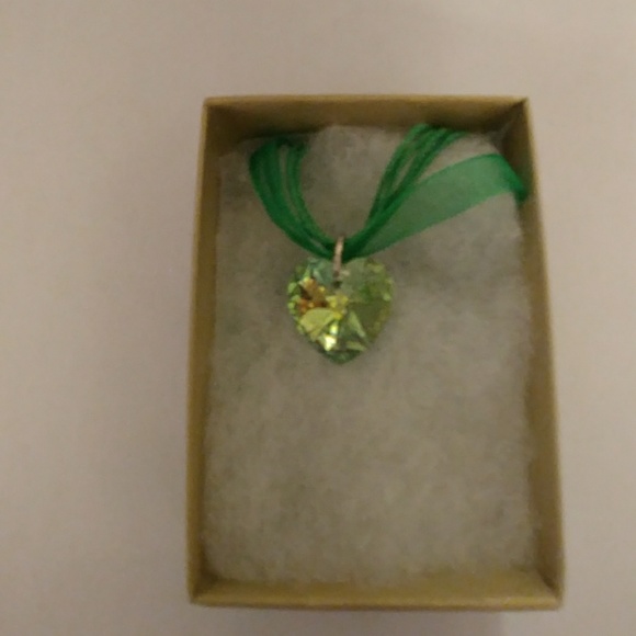 Kelly Green Crystal Heart Necklace - Picture 2 of 8
